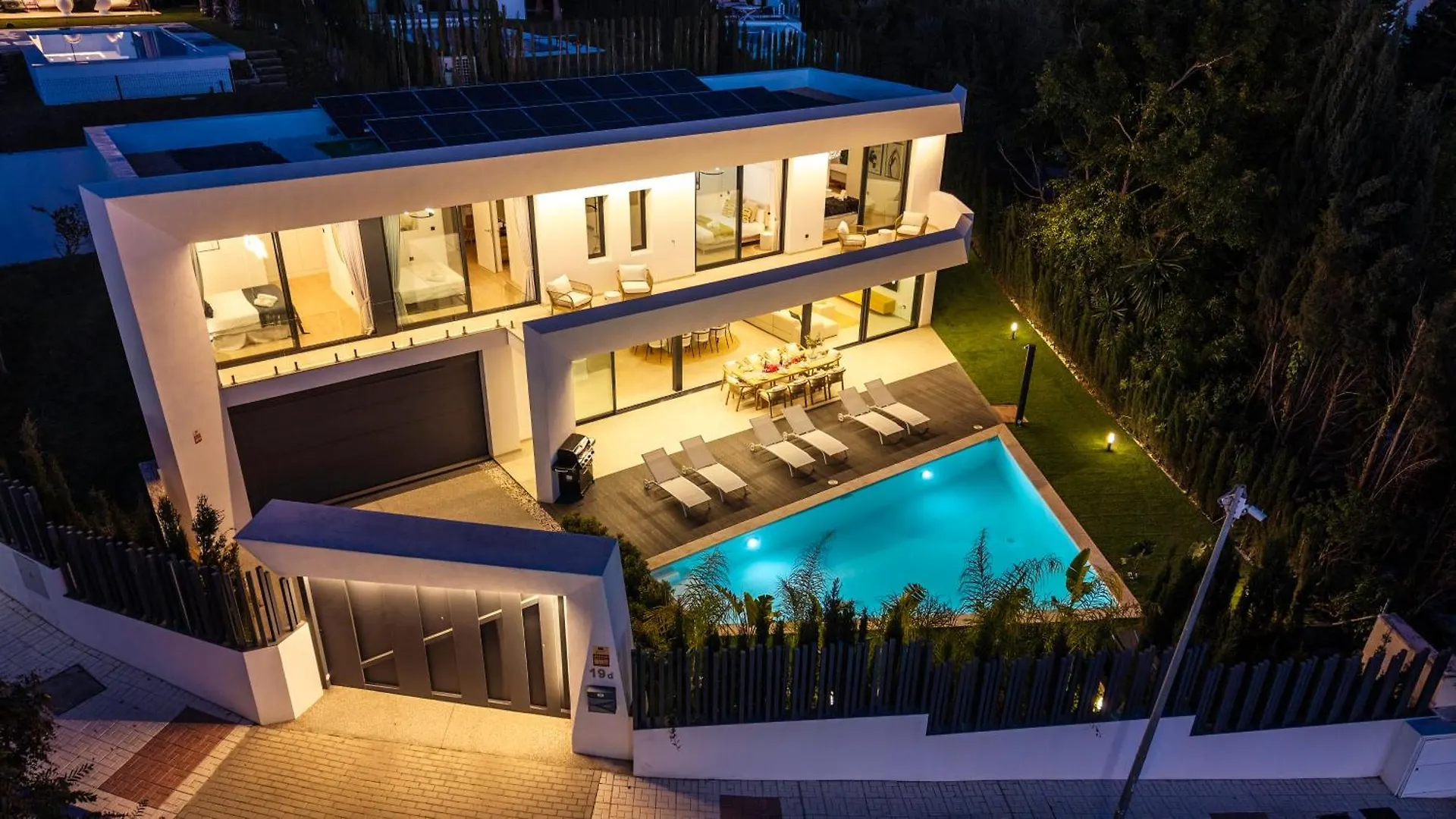 Vacation Marbella I Villa La Moderne, Sparkling Heated Pool, Private Gym, Cine Room, Arcade Machines España