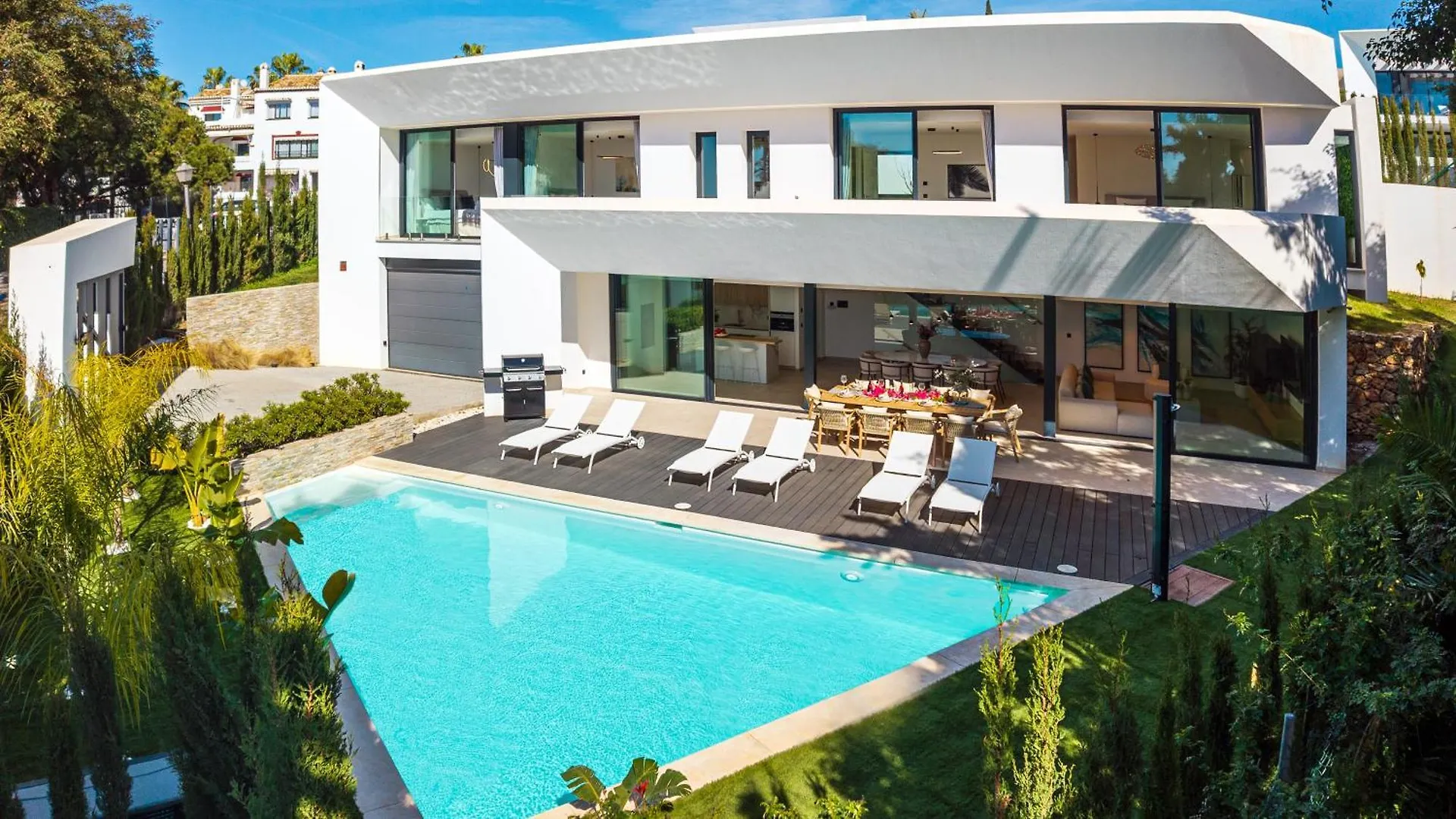 Vacation Marbella I Villa La Moderne, Sparkling Heated Pool, Private Gym, Cine Room, Arcade Machines