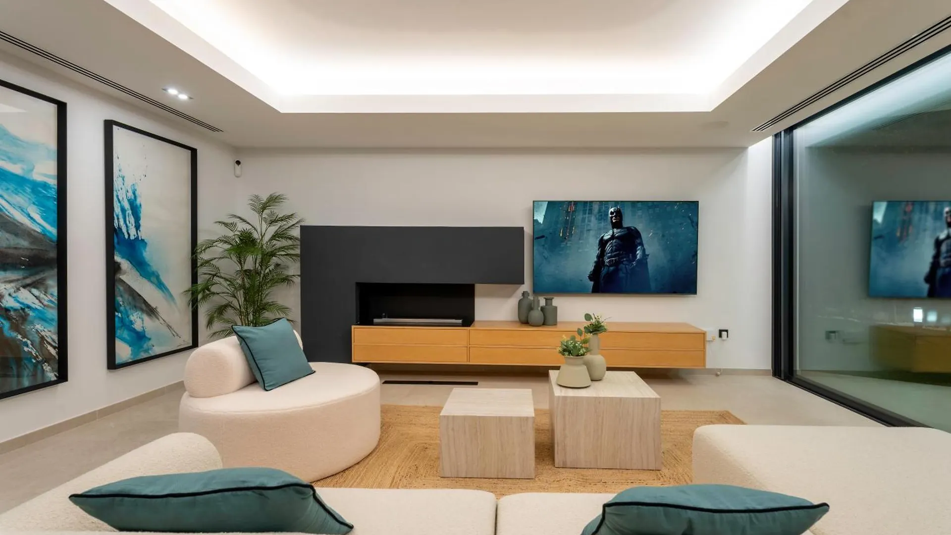 Vacation Marbella I Villa La Moderne, Sparkling Heated Pool, Private Gym, Cine Room, Arcade Machines