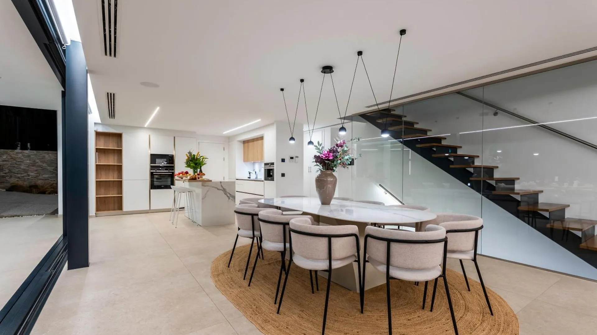 Vacation Marbella I Villa La Moderne, Sparkling Heated Pool, Private Gym, Cine Room, Arcade Machines 0*,