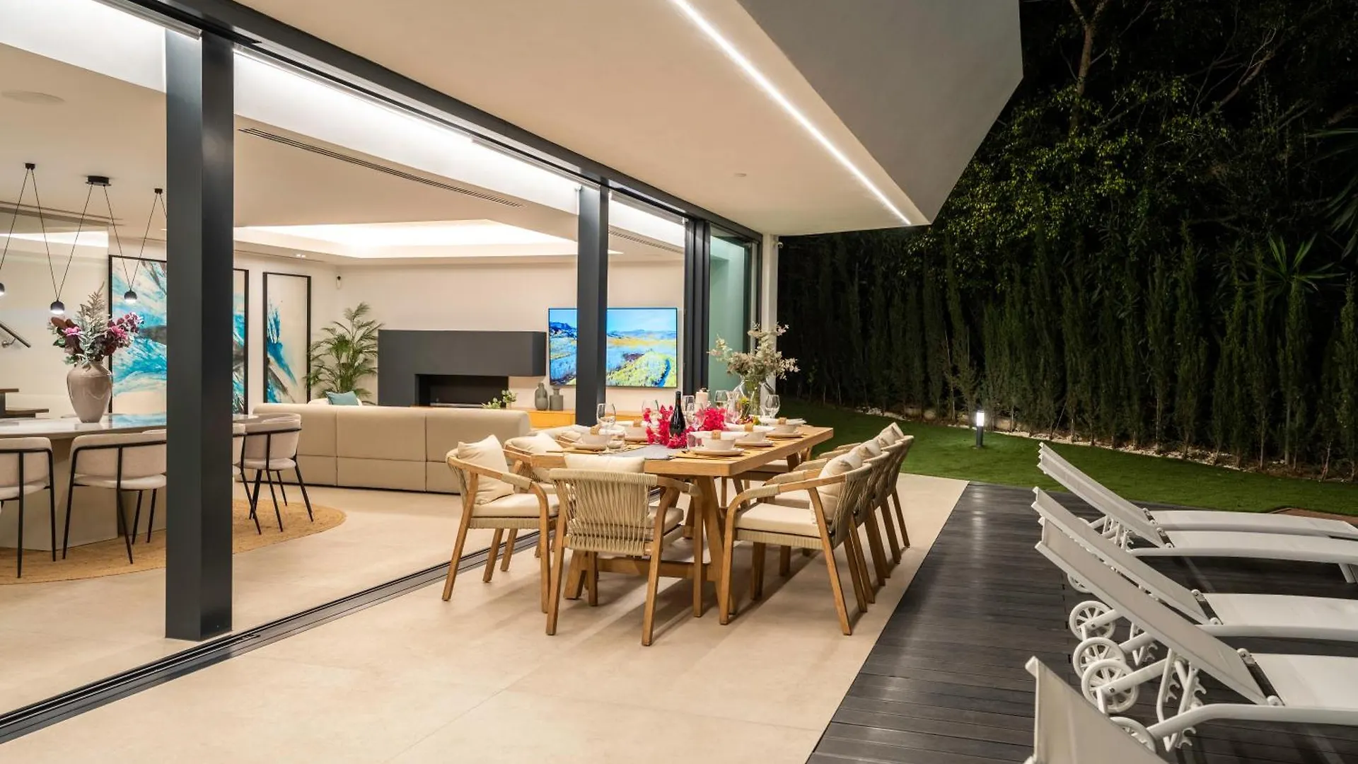 Vacation Marbella I Villa La Moderne, Sparkling Heated Pool, Private Gym, Cine Room, Arcade Machines